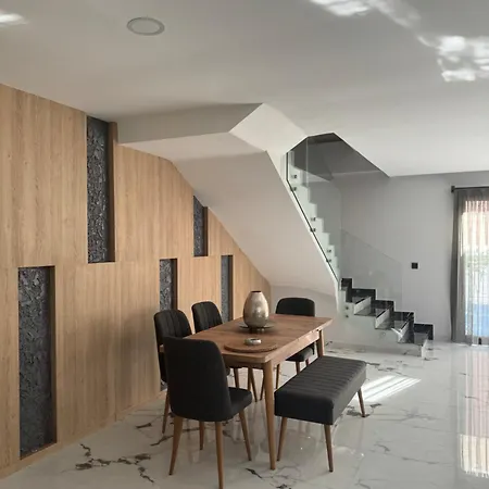 Havuzlu Smart Villa Kuşadası